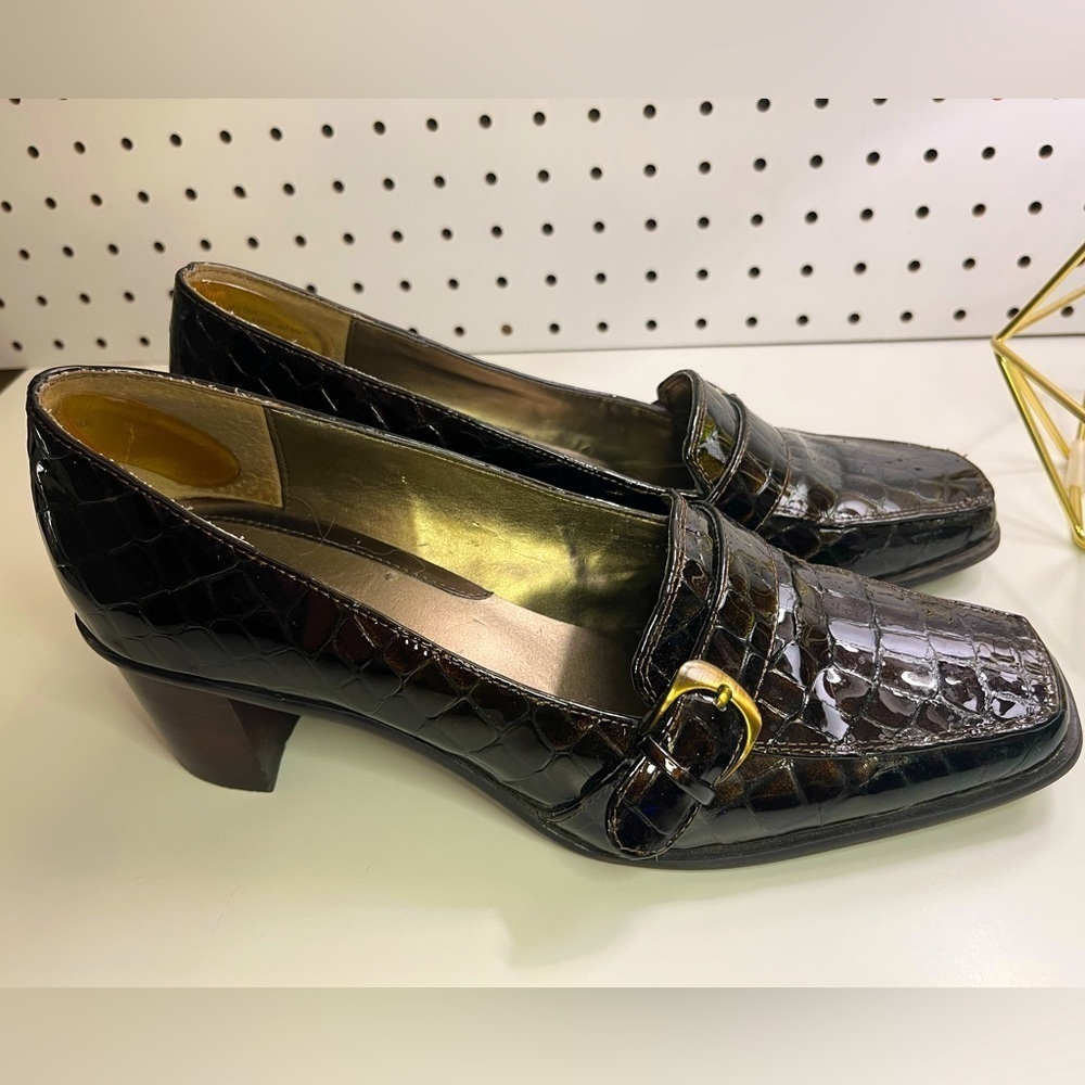 Liz Claiborne Jester Heeled Loafers Size 10M Buckle Block Heel Patent Leather